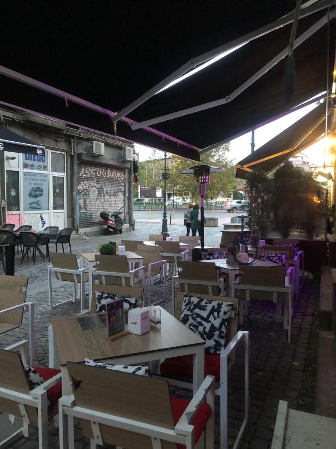 Old Town Bar Apartments On Street Tonitza บูคาเรสต์ ภายนอก รูปภาพ